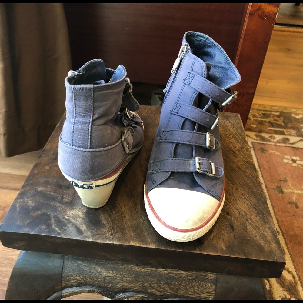 Ash wedge sneaker